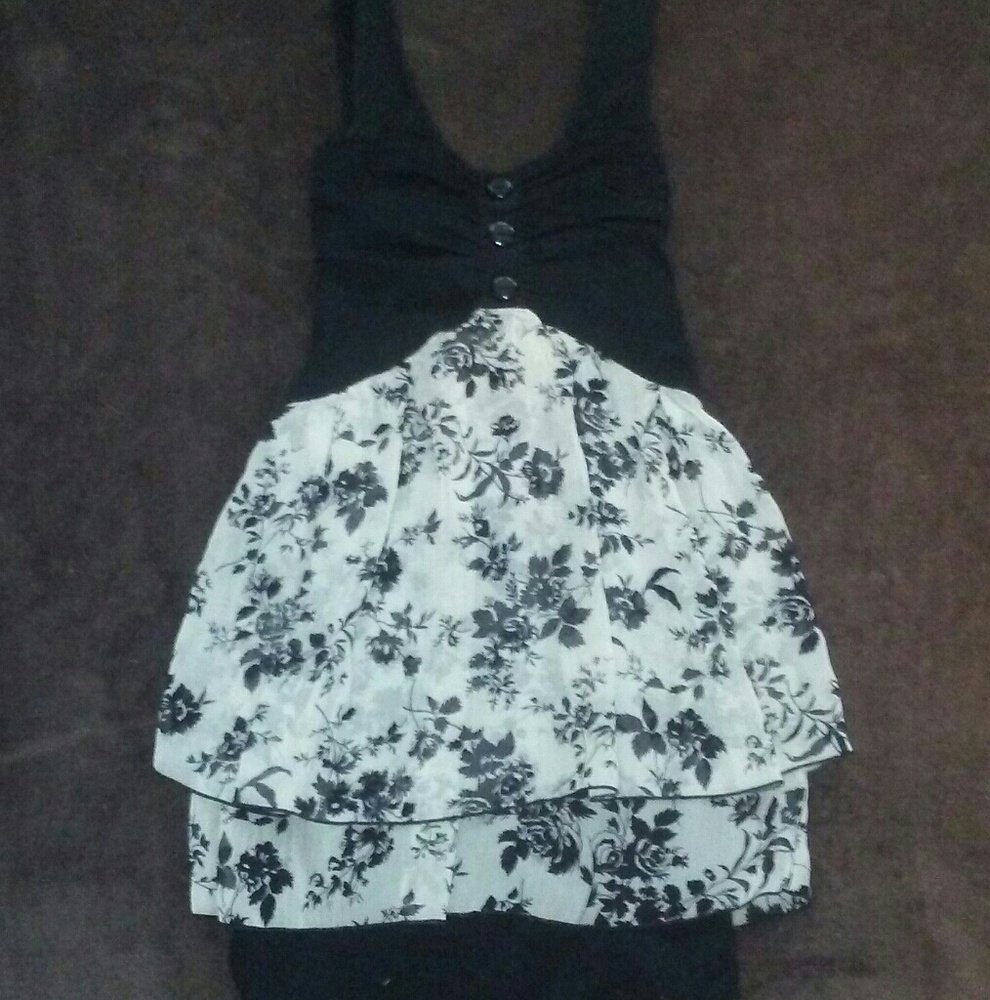 Fitted floral top